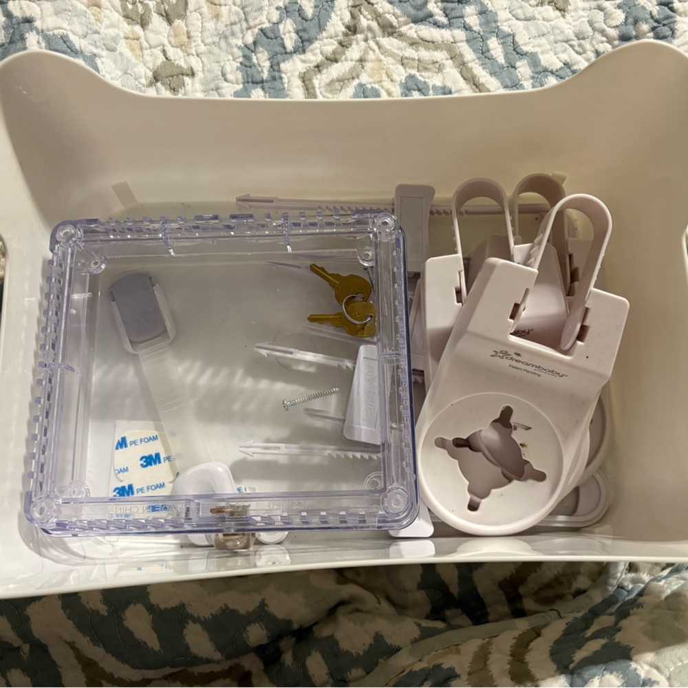Babyproofing Items (whole lot)